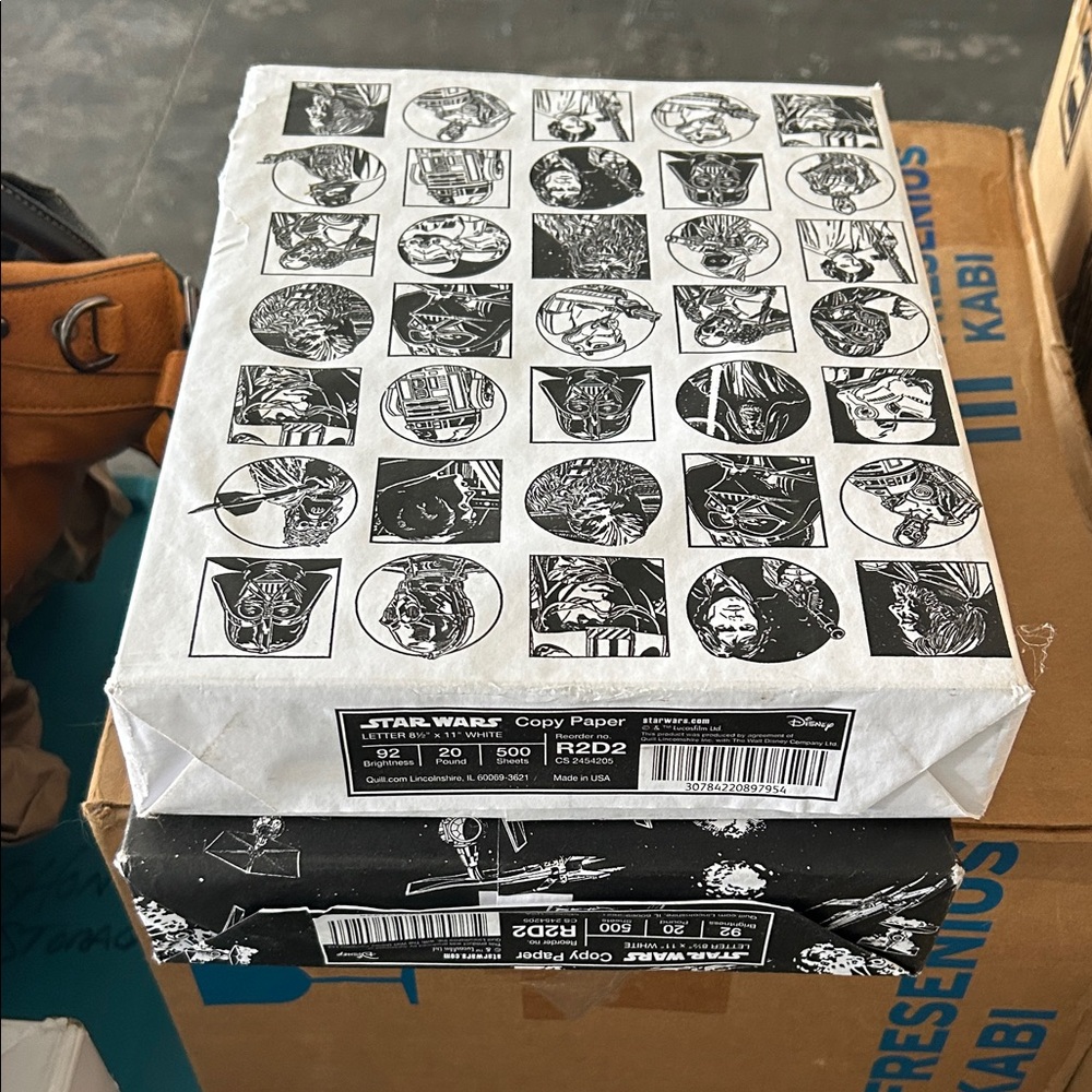 Disney Star Wars R2-D2 Themed Copy Paper Ream - White & Black